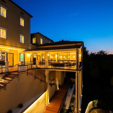 Albergo Cane Доца Екстериор снимка