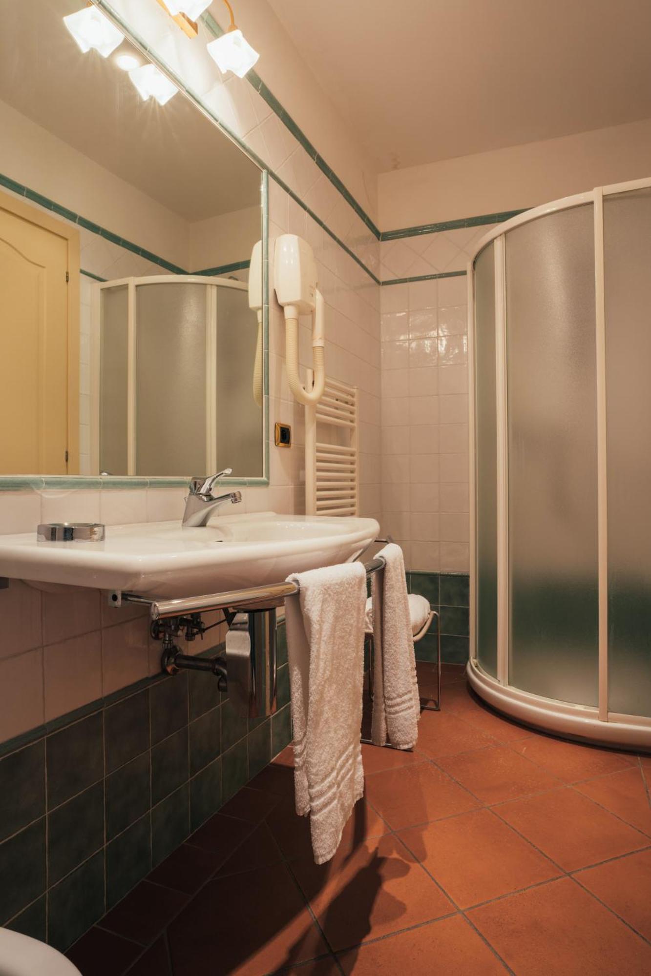 Albergo Cane Доца Екстериор снимка