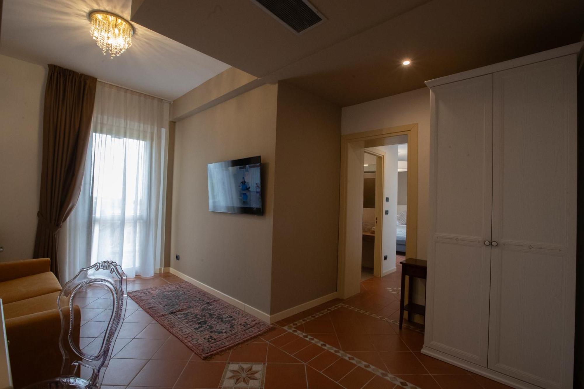 Albergo Cane Доца Екстериор снимка