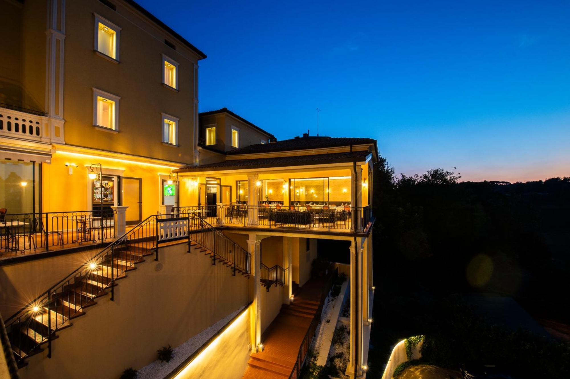 Albergo Cane Доца Екстериор снимка